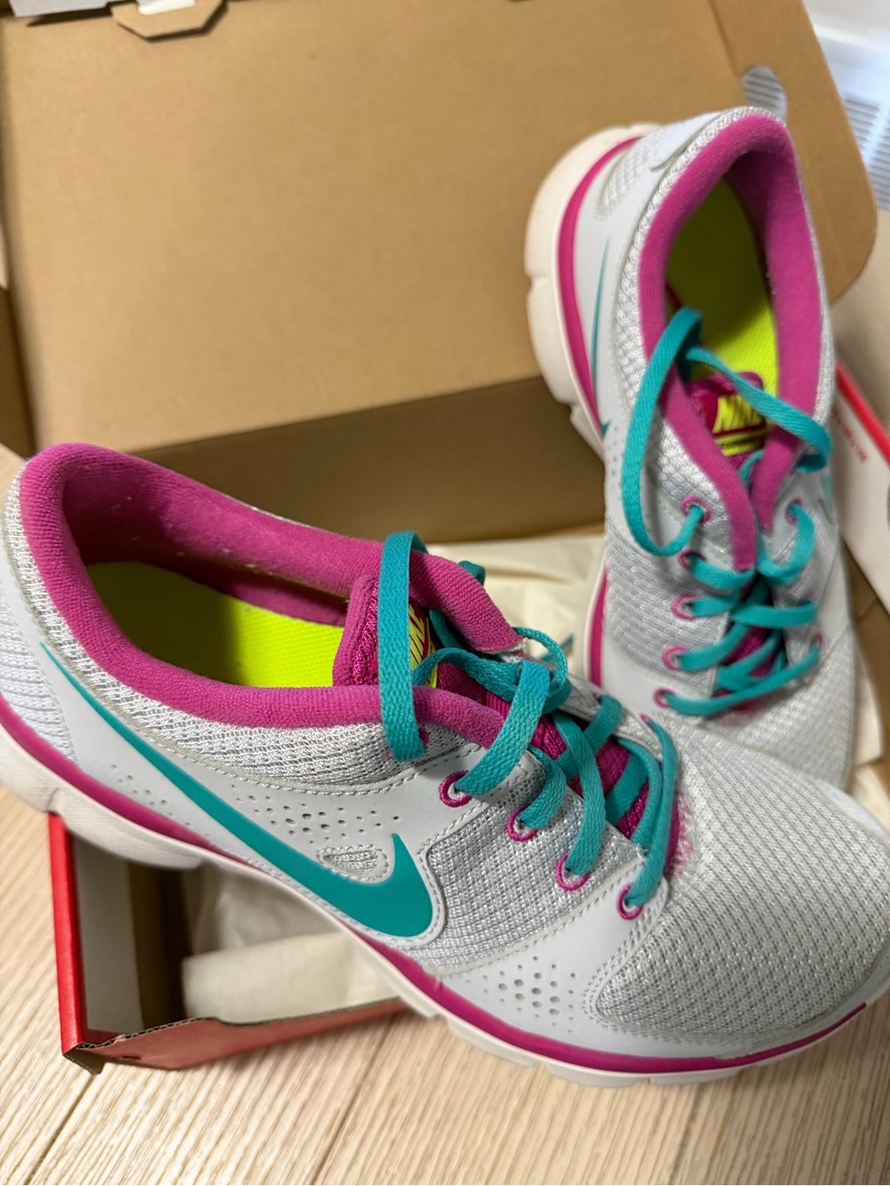 Nike Women’s Teal & Pink Lightweight Running Sneakers
